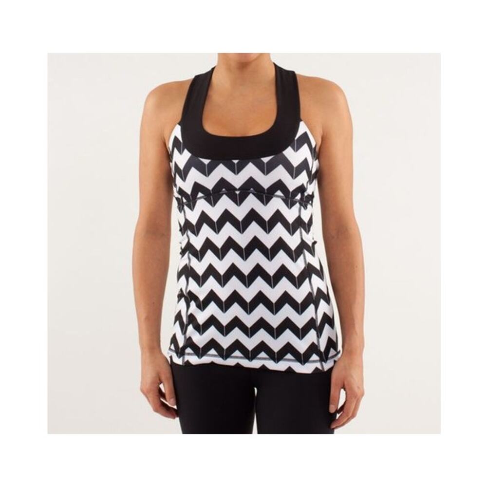 Auth LULULEMON Athletica White Black Zigzag Arrow Chevron Polar Tank Top Size 6